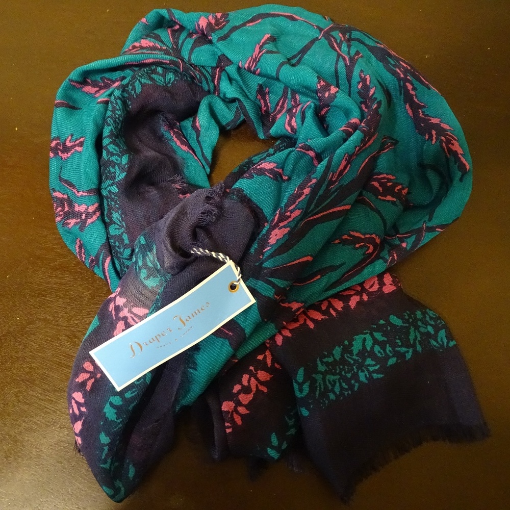 DRAPER JAMES Love Field Lightweight Scarf NWT!